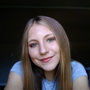 Meet your Posher, Abby